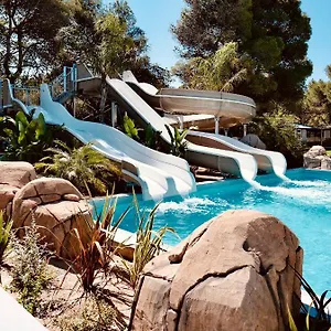 Kemp Holacamp Garrofer, Sitges